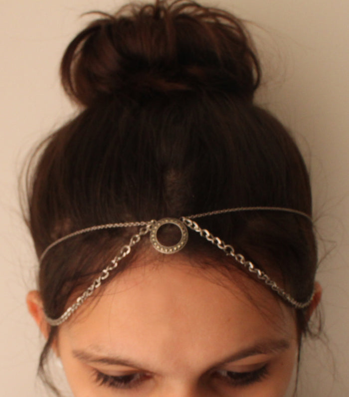 DIY 1920s-inspired chain hair jewelry